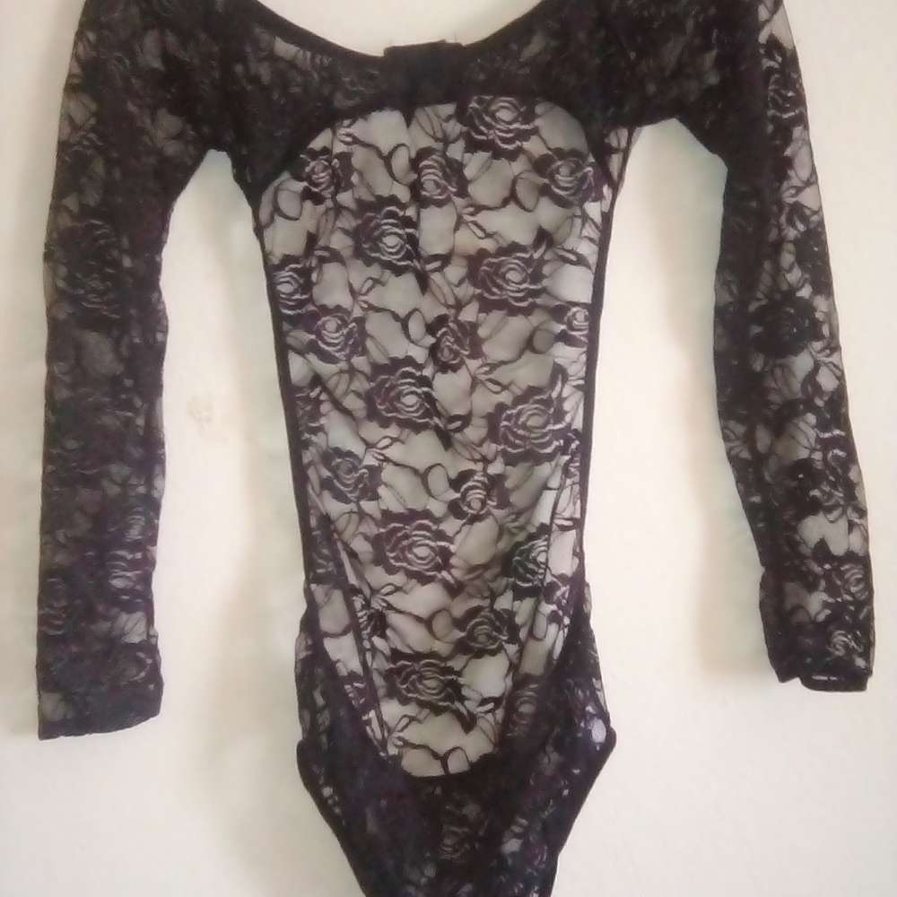 NWT LACE BACKLESS BODYSUIT